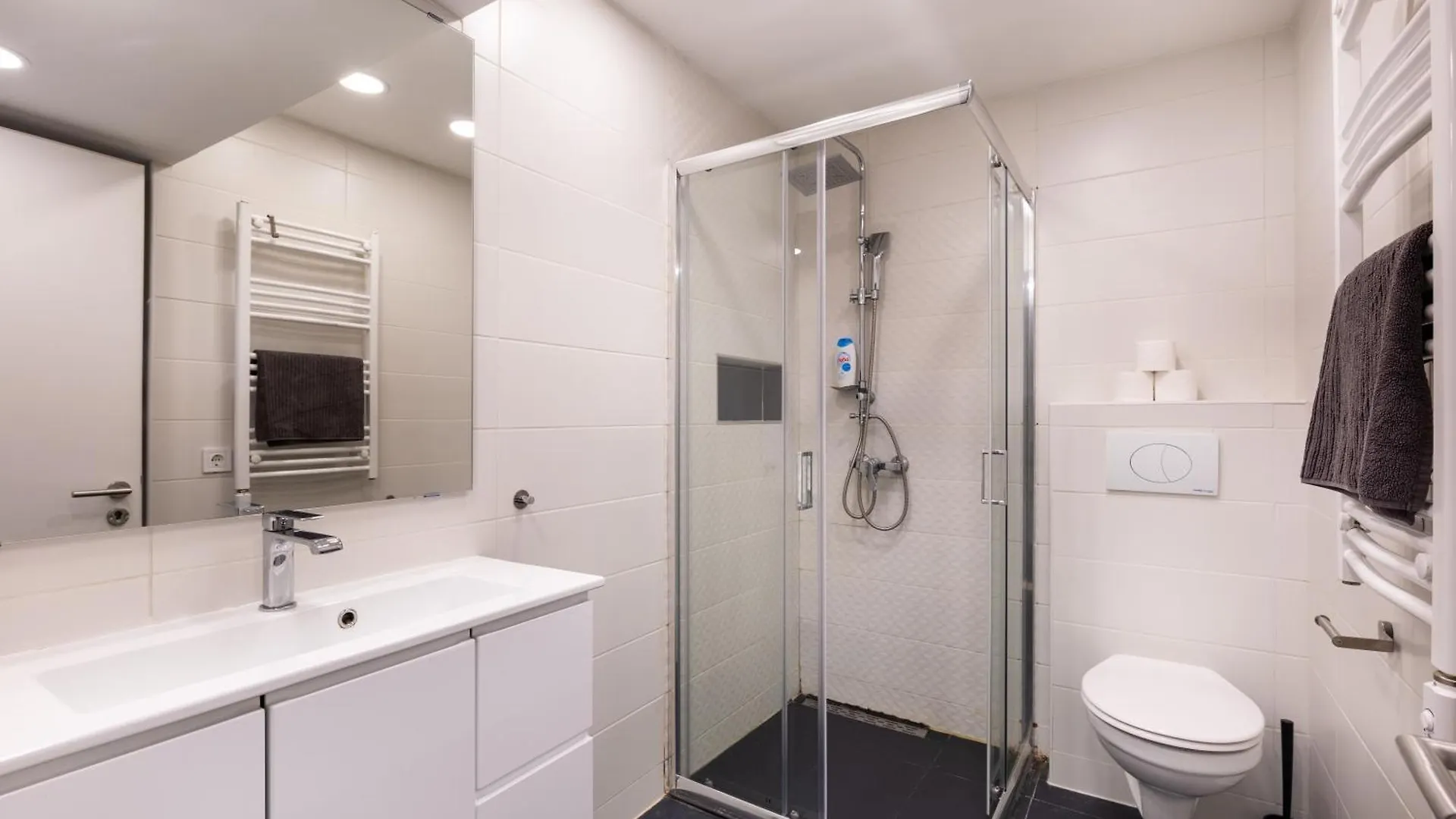 V60 Voeroesmarty Apartment Budapest
