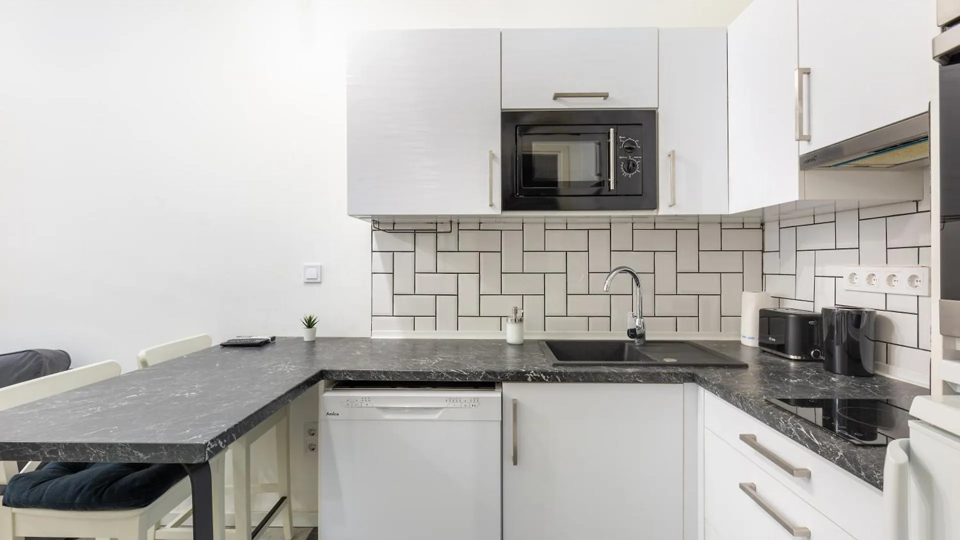 V60 Voeroesmarty Apartment Budapest