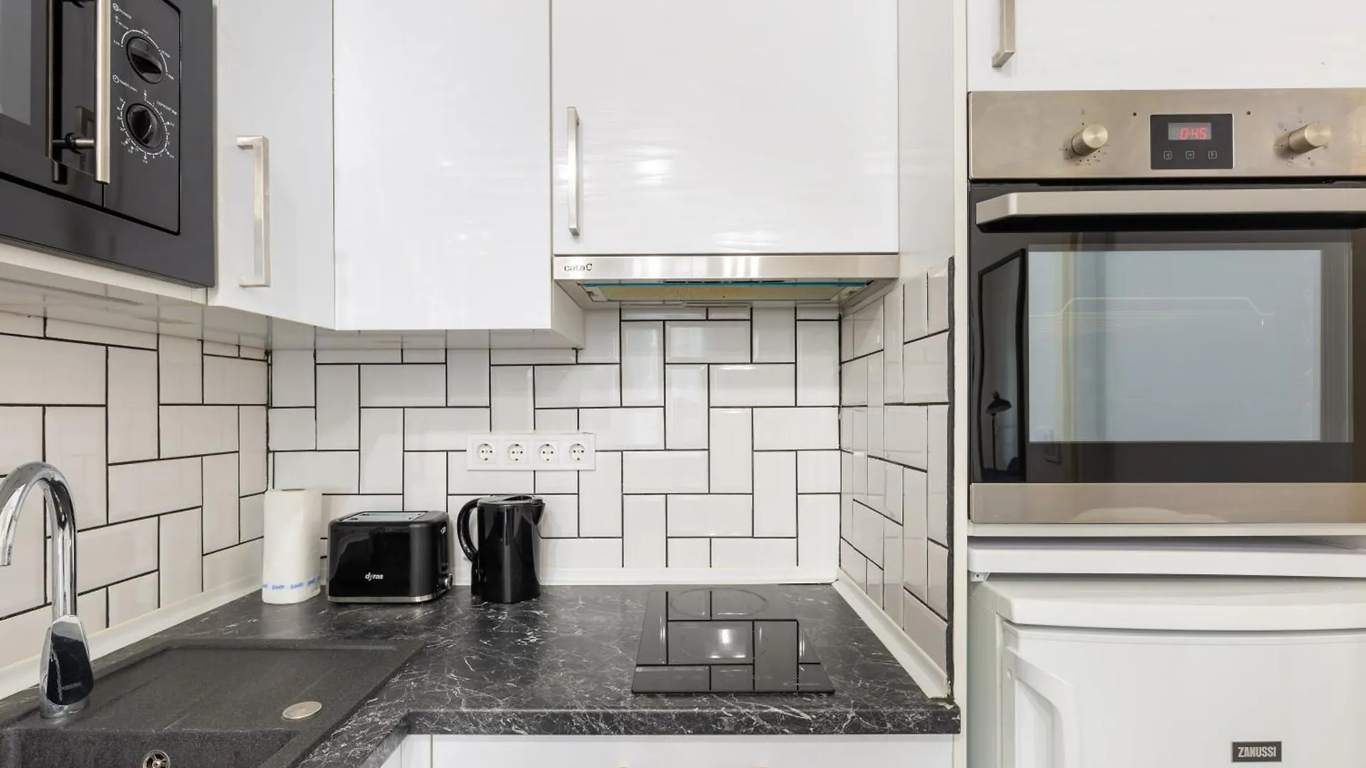 V60 Voeroesmarty Apartment Budapest