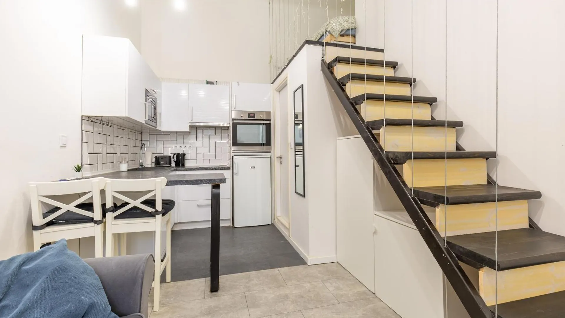 V60 Voeroesmarty Apartment Budapest